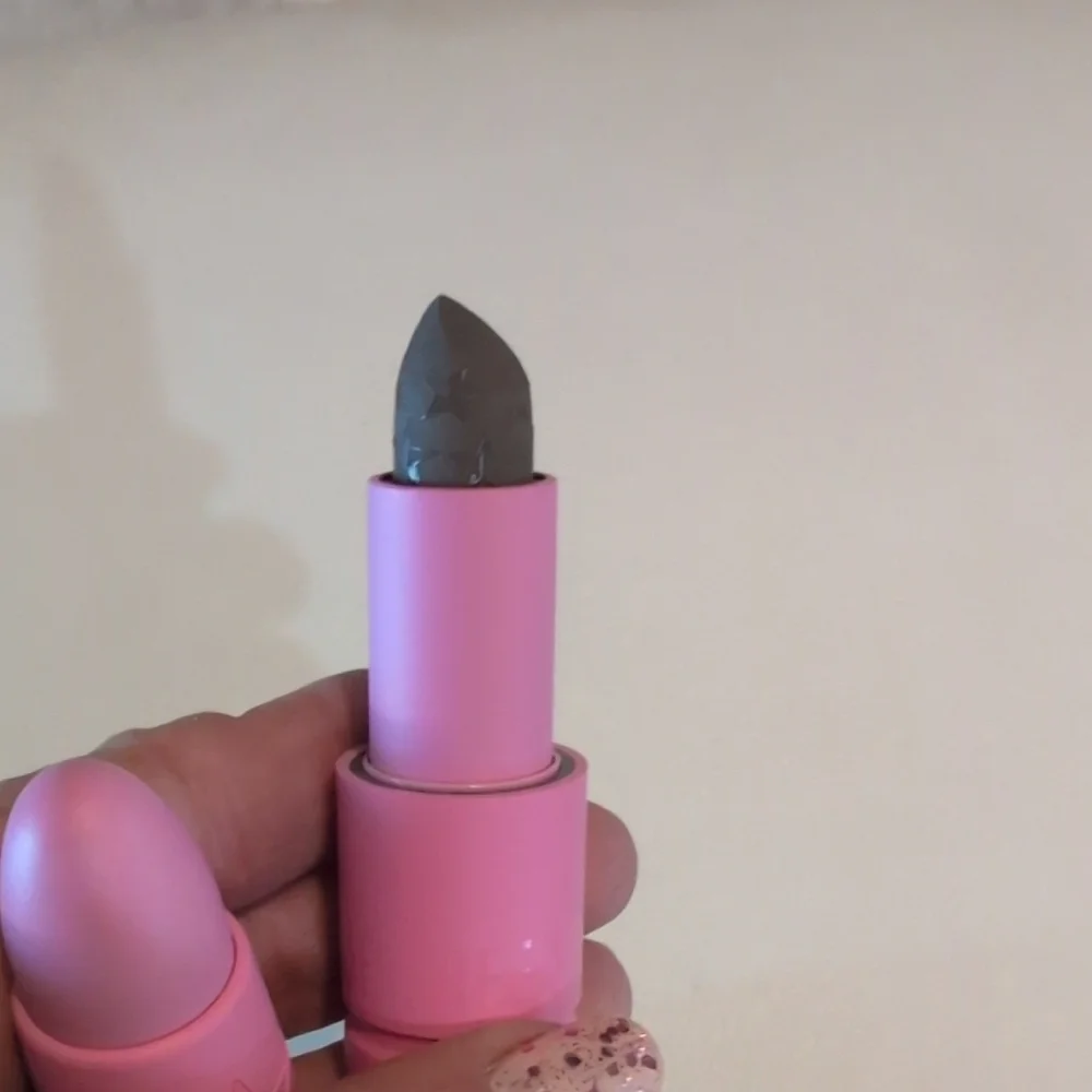 Jeffree Star Velvet Matte  Grave Digger Lipstick - New